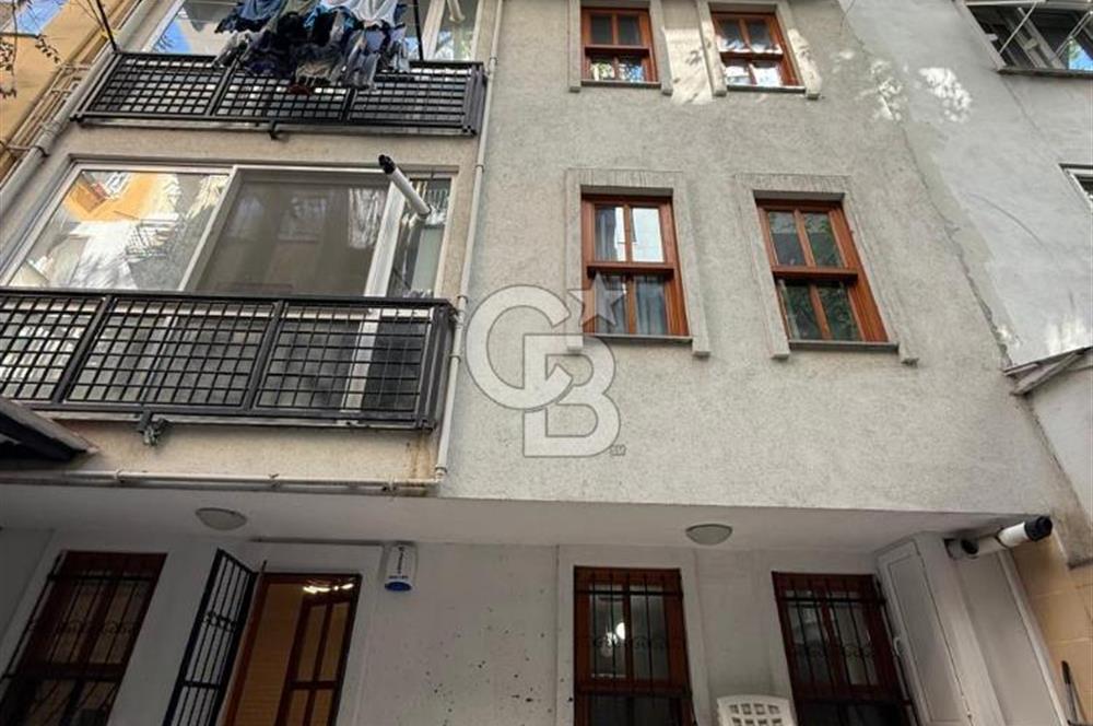 Satılık 3+1 daire Moda kendi bahçesi ayit Residens permit