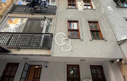 Satılık 3+1 daire Moda kendi bahçesi ayit Residens permit