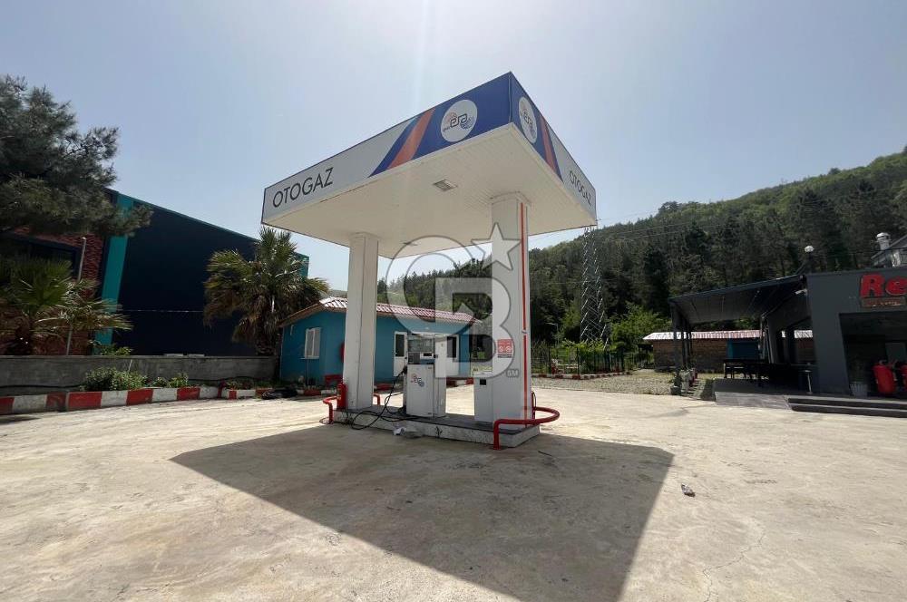 ANA YOLA CEPHELİ SATILIK AKARYAKIT İSTASYONU