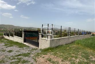 MANZARALI,BETON DUVAR,ÇARDAK, AGAÇLAR,SU DEPOSU,PANEL ÇİT,JTEL,