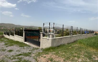 MANZARALI,BETON DUVAR,ÇARDAK, AGAÇLAR,SU DEPOSU,PANEL ÇİT,JTEL,