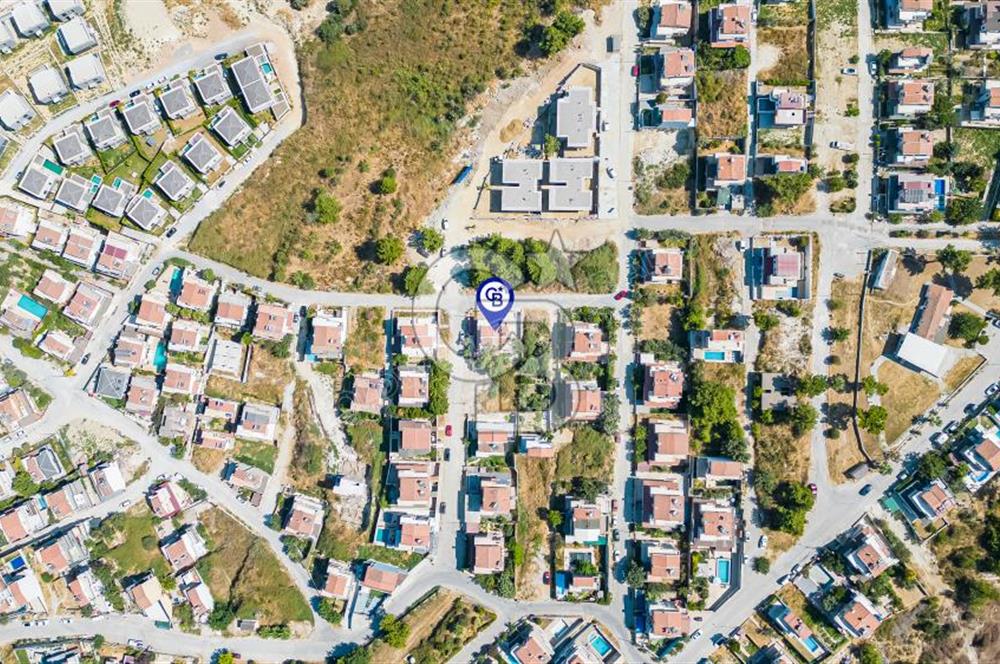 Kuşadası Karaova Efes evlerinde kiralık 4+1 eşyalı yazlık
