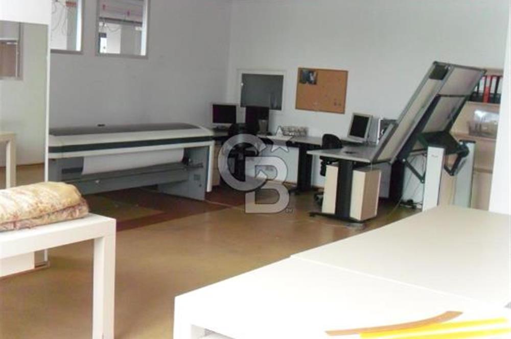 Kağıthane Merkez Kemerburgaz Caddesinde Satılık İşhanı Katı/Ofis