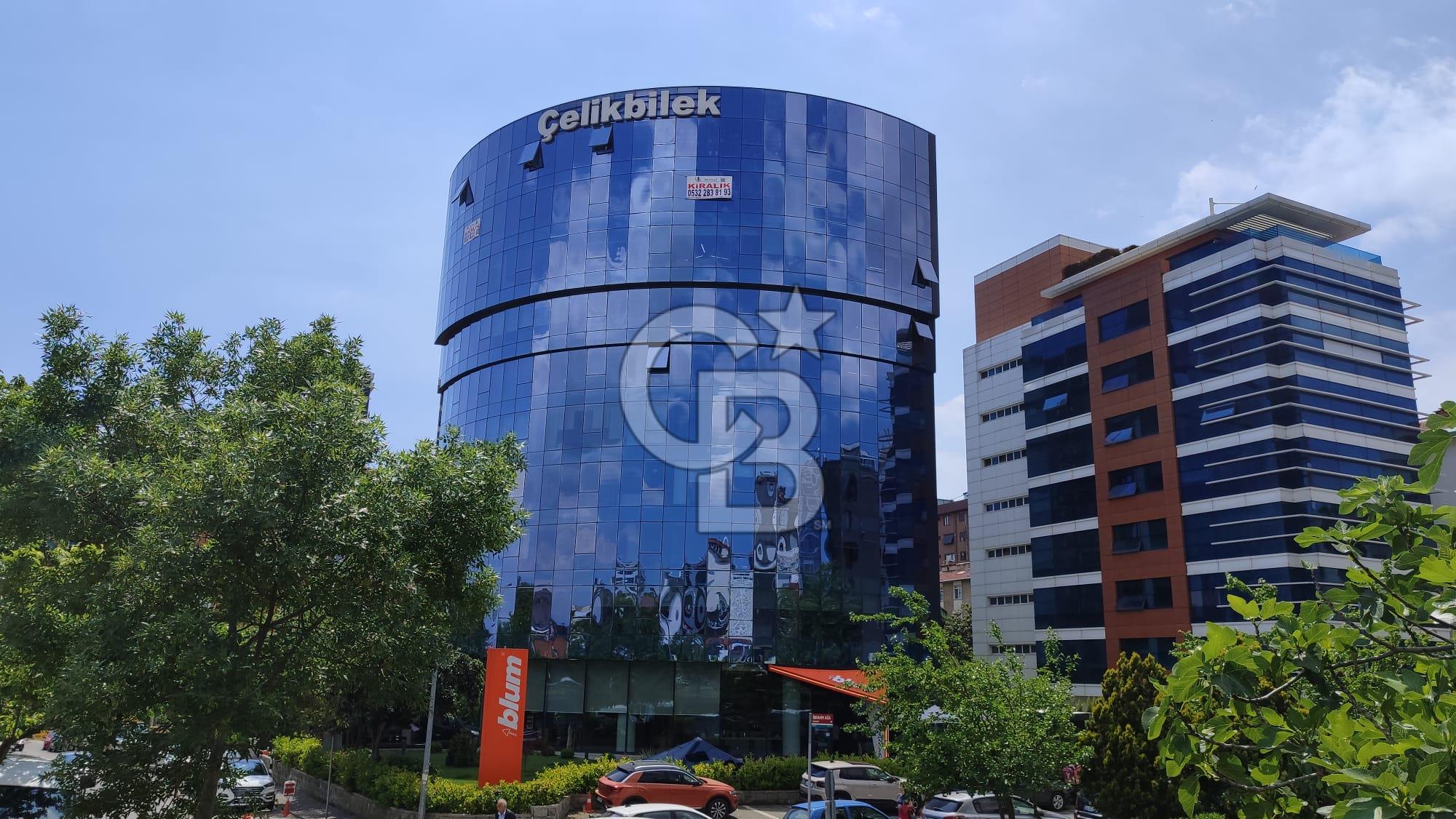 ÇELİKBİLEK PLAZA'DA ÖN CEPHE SATILIK 150M2 OFİS