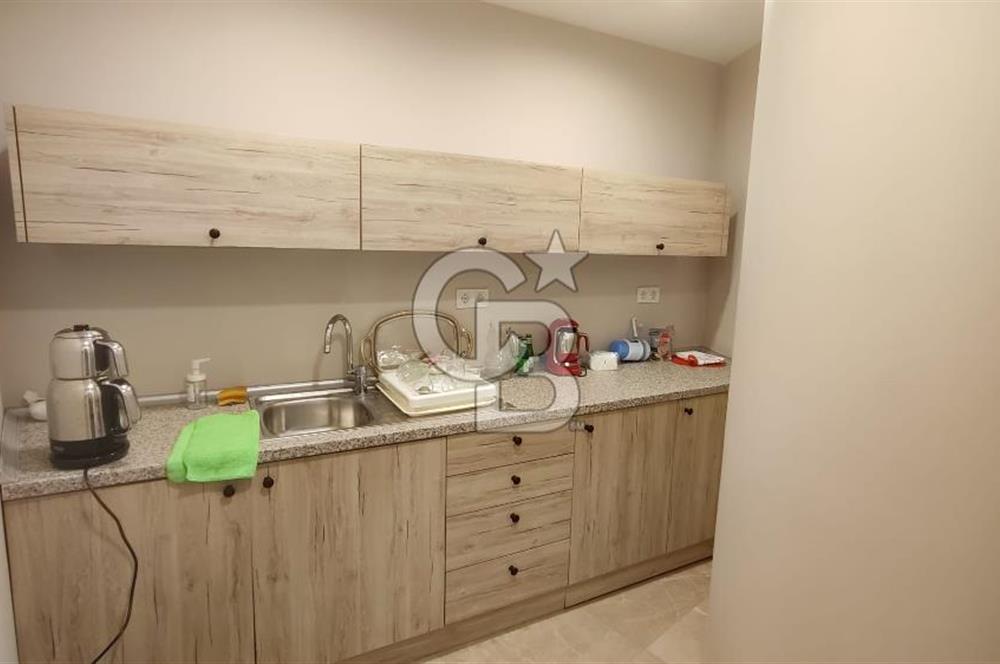 BOSTANCI ÇELİKBİLEK PLAZA'DA ÖN CEPHE SATILIK 150M2 OFİS