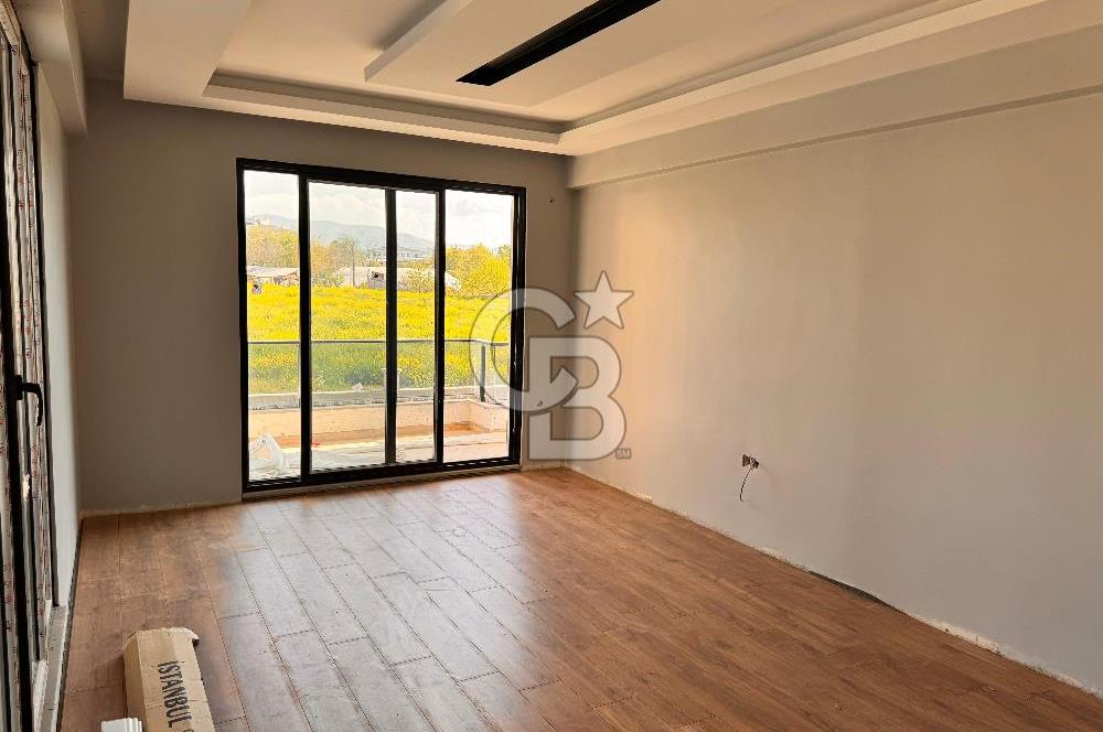 ÇİFTLİKKÖY SULTANİYE'DE 4+1 NET 188 M.KARE GİYİNME ODALI SIFIR SATILIK DAİRE.