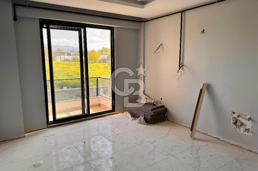 ÇİFTLİKKÖY SULTANİYE'DE 4+1 NET 188 M.KARE GİYİNME ODALI SIFIR SATILIK DAİRE.