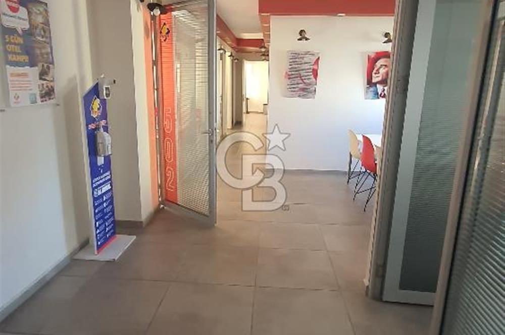 Ana Cadde Üzerinde Kurumsal Kiracılı Ticari İskanlı Ofis