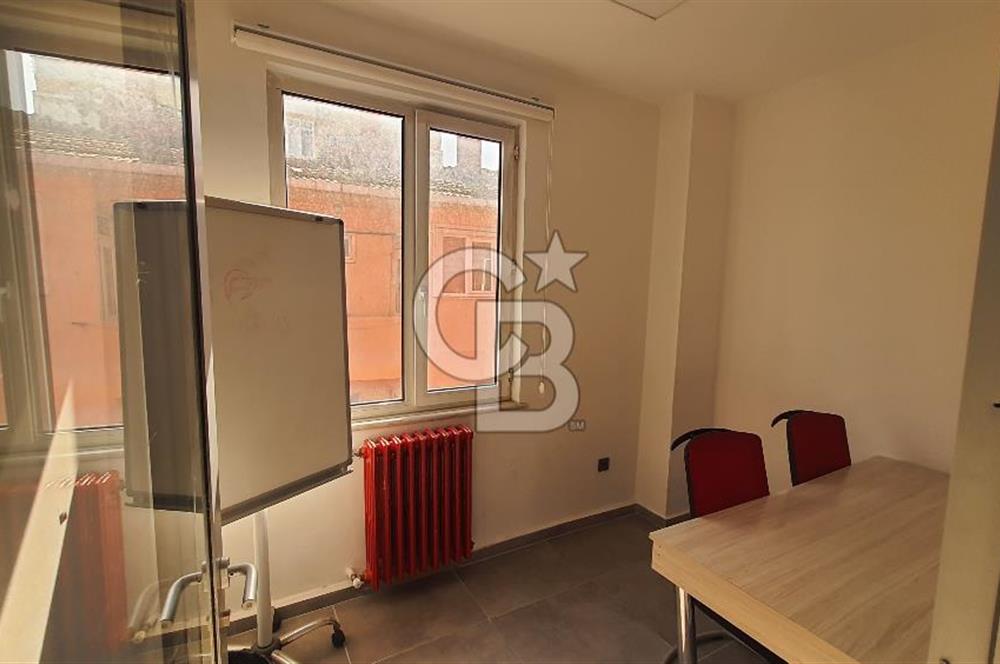 Ana Cadde Üzerinde Kurumsal Kiracılı Ticari İskanlı Ofis