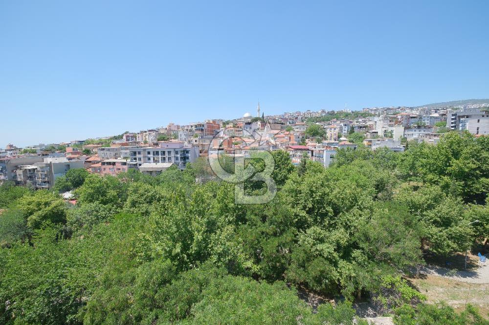 BORNOVA SEDEFTEPE VADİ EVLERİNDE SATILIK DAİRE