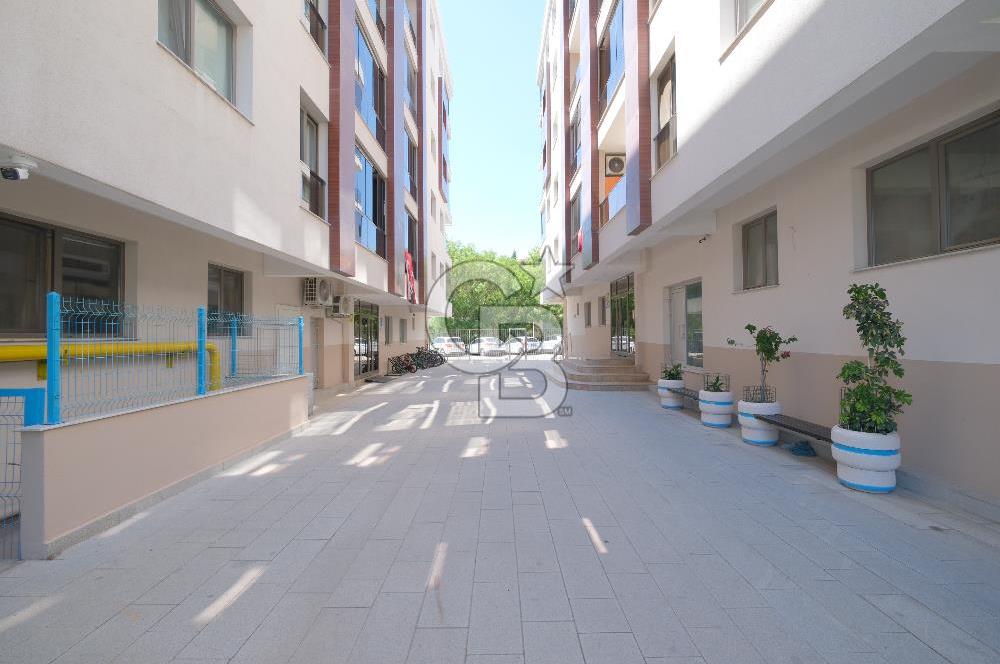 BORNOVA SEDEFTEPE VADİ EVLERİNDE SATILIK DAİRE