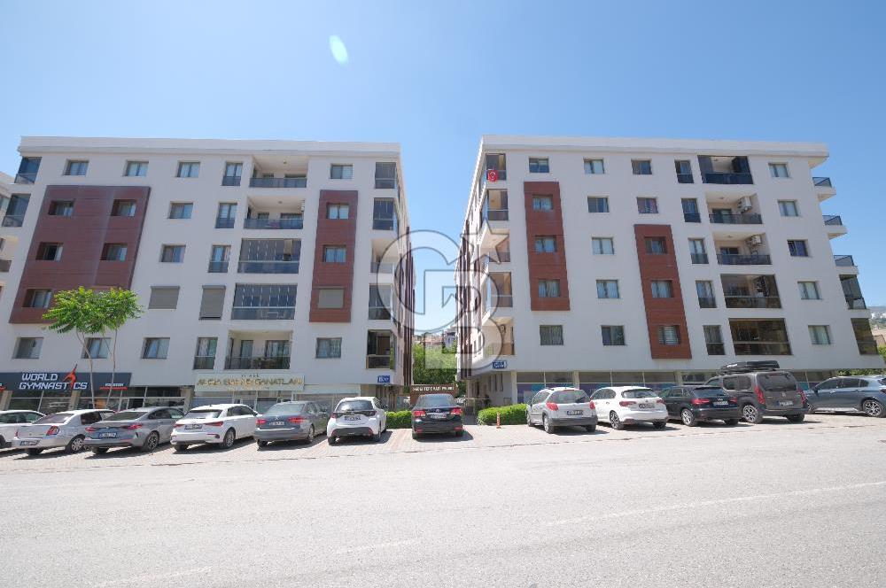 BORNOVA SEDEFTEPE VADİ EVLERİNDE SATILIK DAİRE