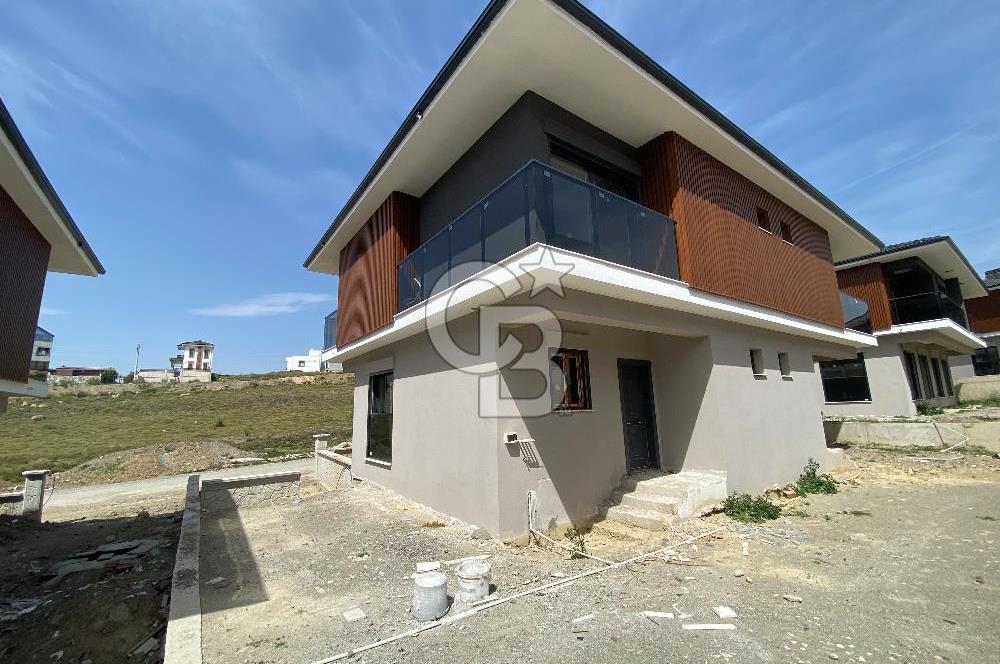 Seferihisar Akarcada Deniz manzaralı 3+1 Villa