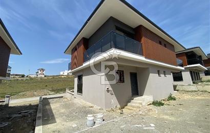 Seferihisar Akarcada Deniz manzaralı 3+1 Villa