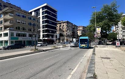 Ana Cadde Üzerinde Kurumsal Kiracılı Ticari İskanlı Ofis