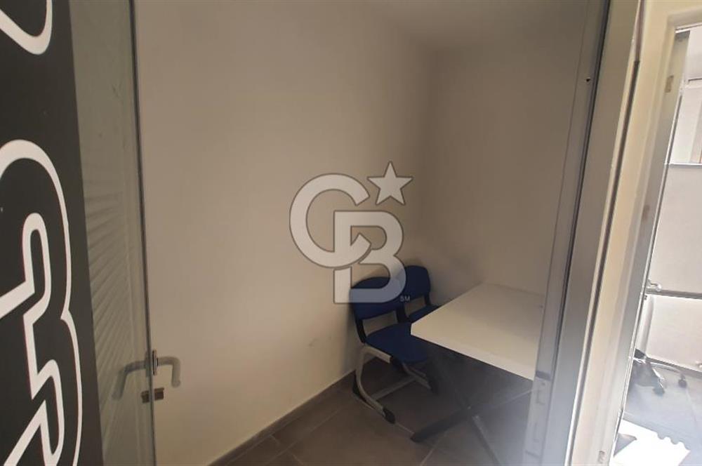 Ana Cadde Üzerinde Kurumsal Kiracılı Ticari İskanlı Ofis