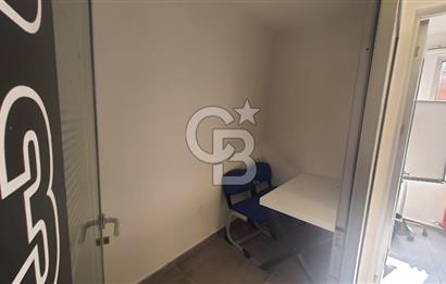 Ana Cadde Üzerinde Kurumsal Kiracılı Ticari İskanlı Ofis