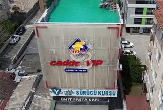 Ana Cadde Üzerinde Kurumsal Kiracılı Ticari İskanlı Ofis
