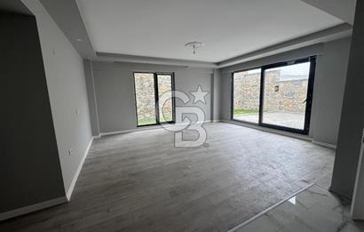BAŞİSKELEDE ARAÇ TAKASLI DOĞA VE DENİZ MANZARALI TRİPLEKS