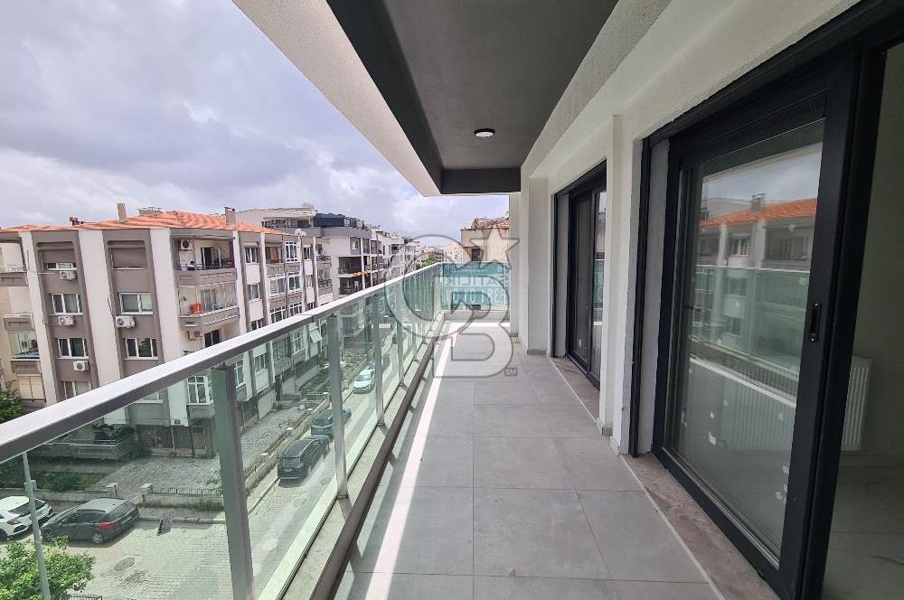 BOSTANLI'DA KÖŞEBAŞI 3+1 SIFIR ARA KAT SATILIK DAİRE
