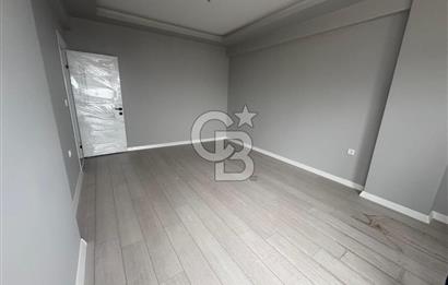 BAŞİSKELEDE ARAÇ TAKASLI DOĞA VE DENİZ MANZARALI TRİPLEKS VİLLA