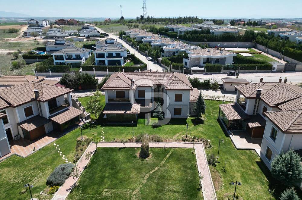 HAYALENİZDEKİ LÜKS VİLLA, YÜKSEK KREDİ İMKANIYLA CB OPİA'DA!