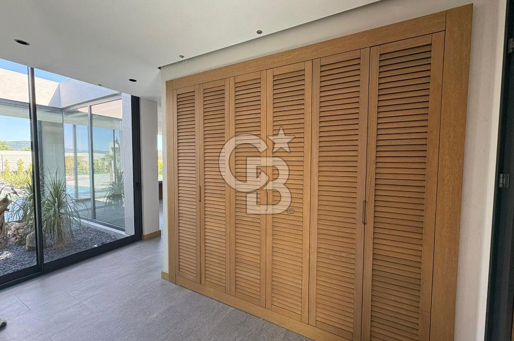 Ourland Urla'da Satılık Müstakil Villa