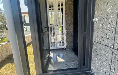 ŞAKRANDA DENİZE ÇOK YAKIN MUHTEŞEM VİLLA