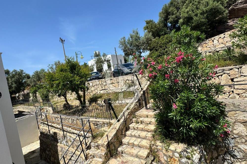 BODRUM - MİLAS - GÜLLÜK YASEMİN SİTESİ 3+1 VİLLA