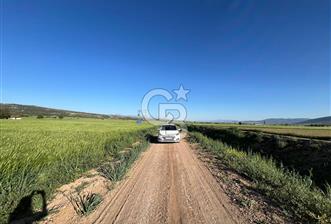 Serinhisar Cumhuriyet Mah.Ana Yola Yakın 2.521 m² Satılık Tarla