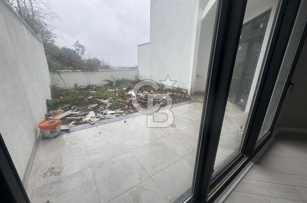 BAŞİSKELEDE ARAÇ TAKASLI DOĞA VE DENİZ MANZARALI TRİPLEKS VİLLA