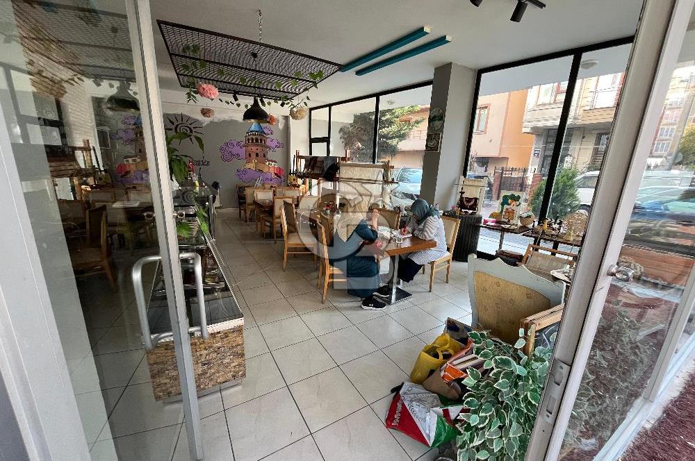 İSTANBUL SANCAKTEPEDE ANA CADDE ÜSTÜ 2 KATLI DEVREN KİRALIK CAFE