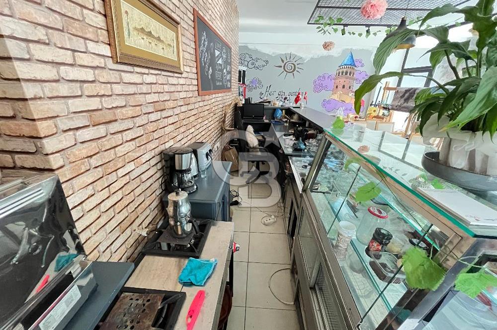 İSTANBUL SANCAKTEPEDE ANA CADDE ÜSTÜ 2 KATLI DEVREN KİRALIK CAFE