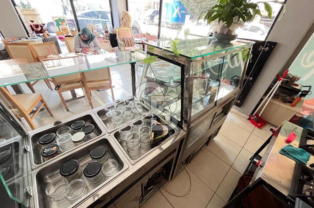 İSTANBUL SANCAKTEPEDE ANA CADDE ÜSTÜ 2 KATLI DEVREN KİRALIK CAFE