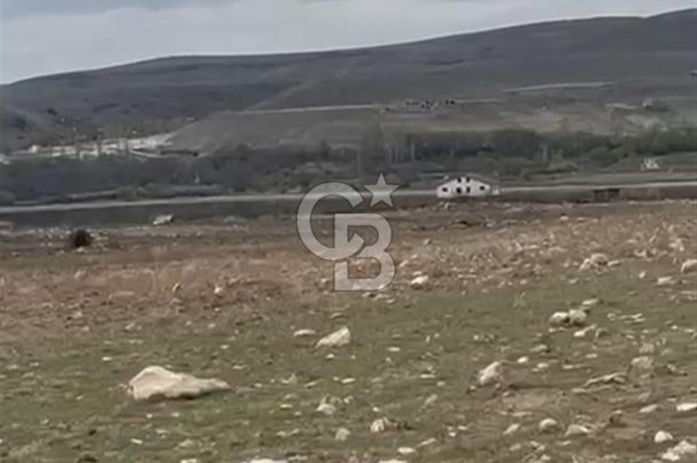 İNCESU KÜLLÜ MAH.SİNDE BARAJ MANZARALI YATIRIMLIK UYGUN TARLA
