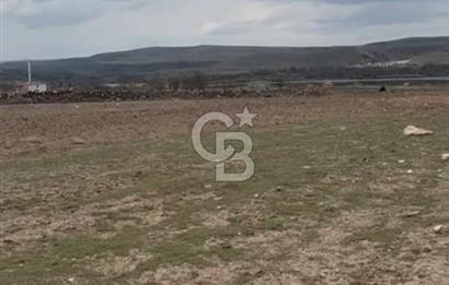 İNCESU KÜLLÜ MAH.SİNDE BARAJ MANZARALI YATIRIMLIK UYGUN TARLA