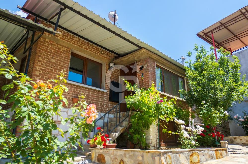 İZMİR BAYINDIR YUSUFLU KY. 437m2 ARSADA SATILIK, EŞYALI 3 KÖY EVİ