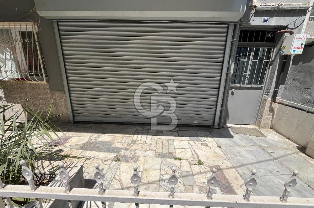 Buca'da Merkezi Konumda Satılık Dükkan