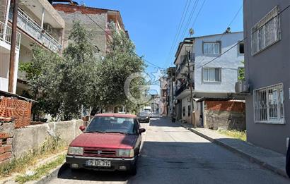 Buca'da Merkezi Konumda Satılık Dükkan