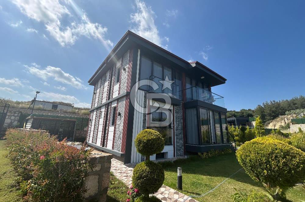 Sarıçam İlçesi Bayram Hacılı Mh.Göl Manzaralı 5+1 Satılık Villa