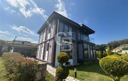 Sarıçam İlçesi Bayram Hacılı Mh.Göl Manzaralı 5+1 Satılık Villa