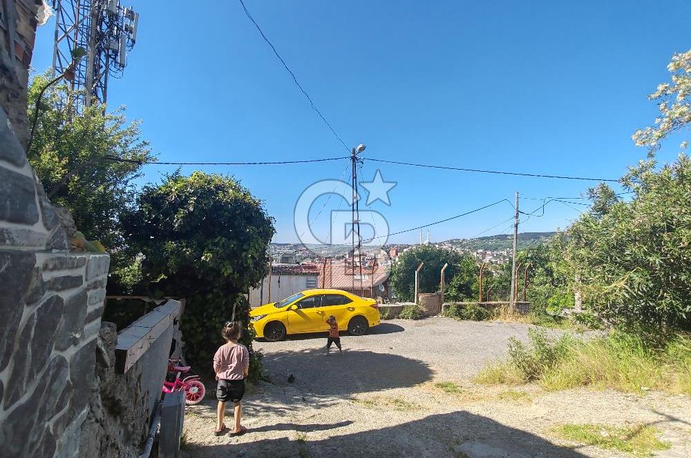 Beykoz cubukluda boğaz manzarali satılık gecekondu