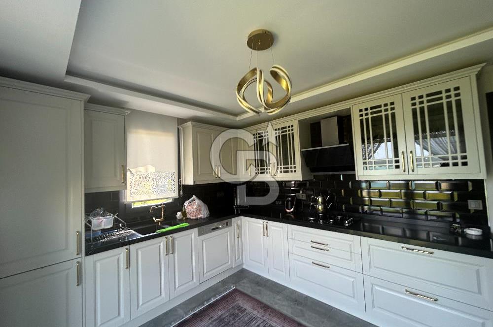 Sarıçam İlçesi Bayram Hacılı Mh.Göl Manzaralı 5+1 Satılık Villa