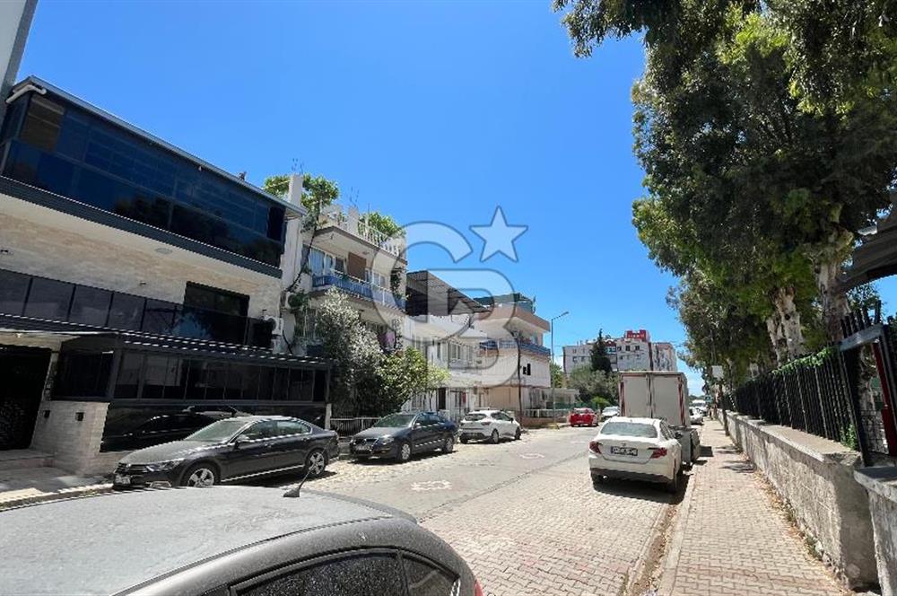 Bayraklı Merkezde Satılık Komple Bina Teraslı Deniz Manzaralı