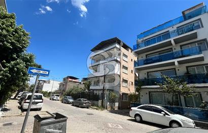 Bayraklı Merkezde Satılık Komple Bina Teraslı Deniz Manzaralı