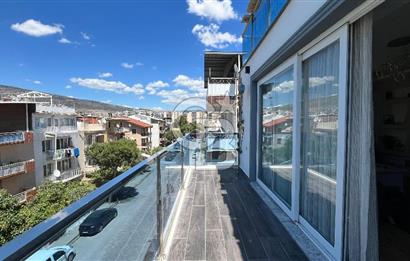 Bayraklı Merkezde Satılık Komple Bina Teraslı Deniz Manzaralı