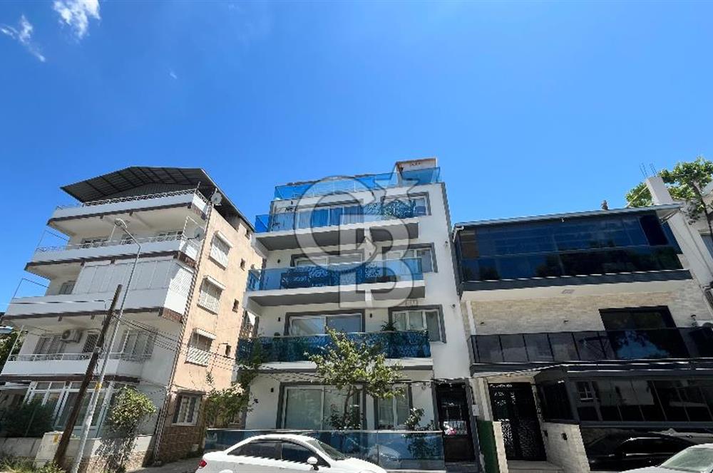 Bayraklı Merkezde Satılık Komple Bina Teraslı Deniz Manzaralı