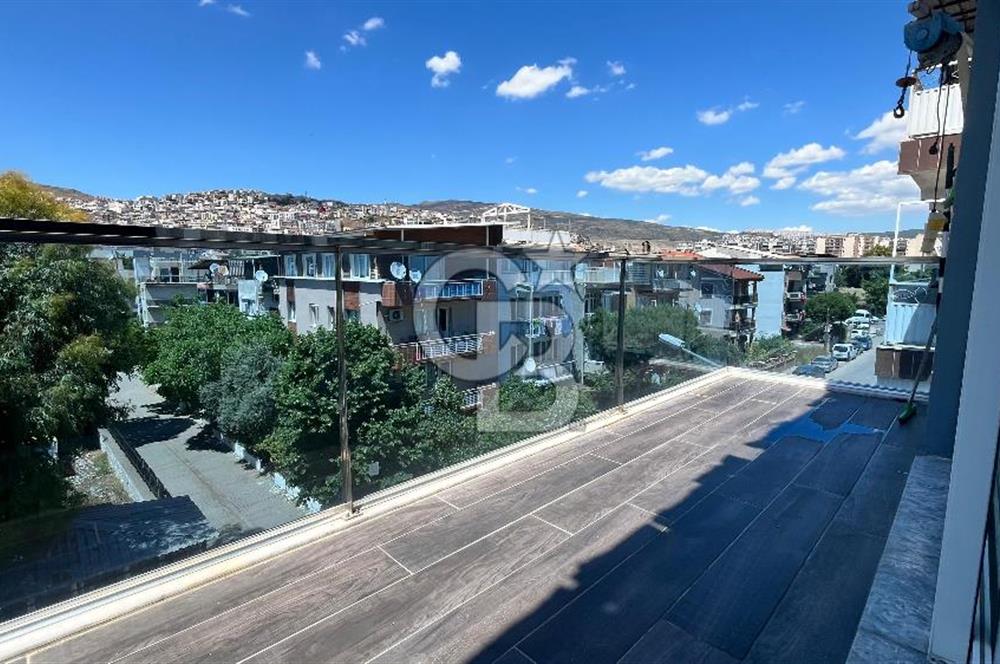 Bayraklı Merkezde Satılık Komple Bina Teraslı Deniz Manzaralı