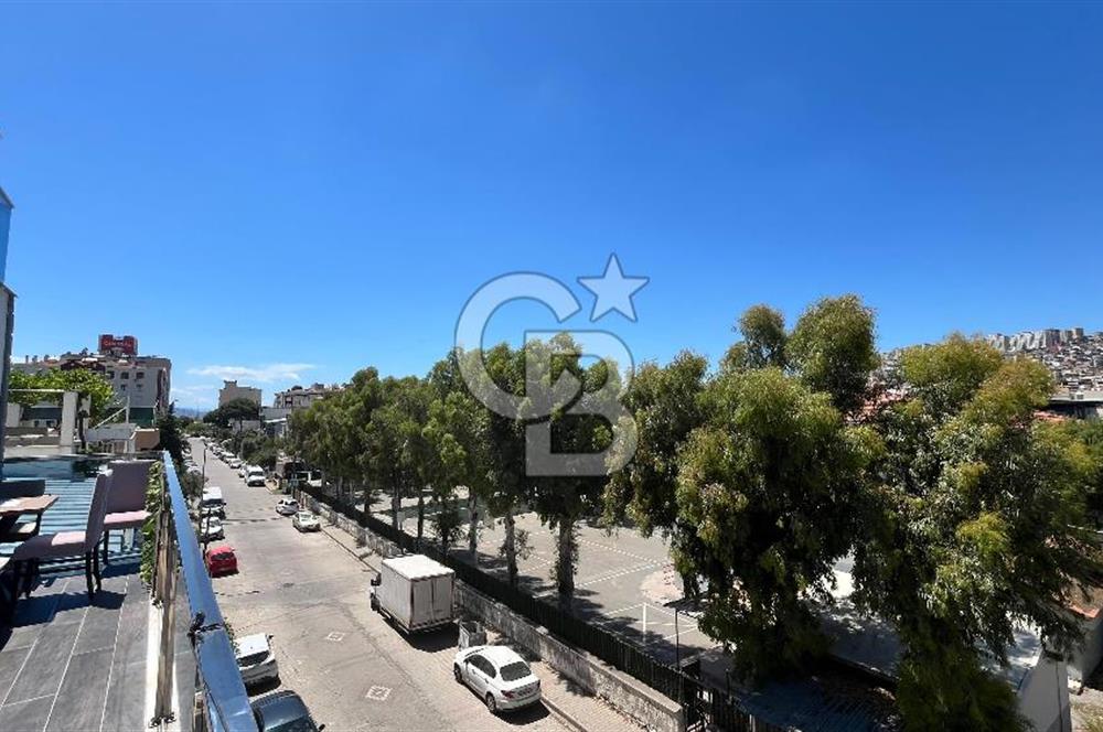 Bayraklı Merkezde Satılık Komple Bina Teraslı Deniz Manzaralı