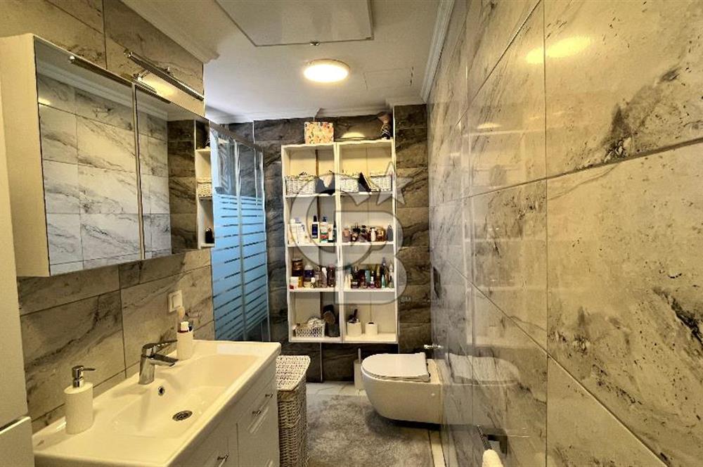 Bayraklı Merkezde Satılık Komple Bina Teraslı Deniz Manzaralı
